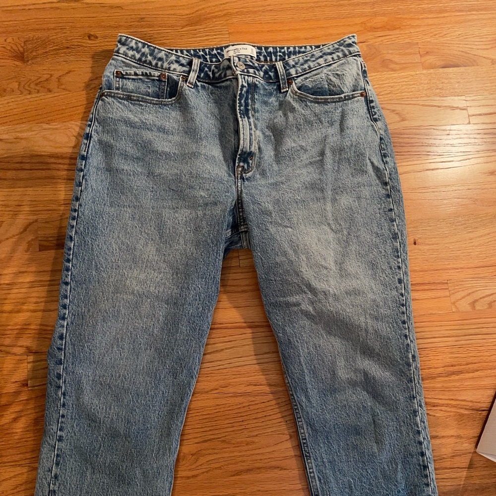 Abercrombie mom jeans
